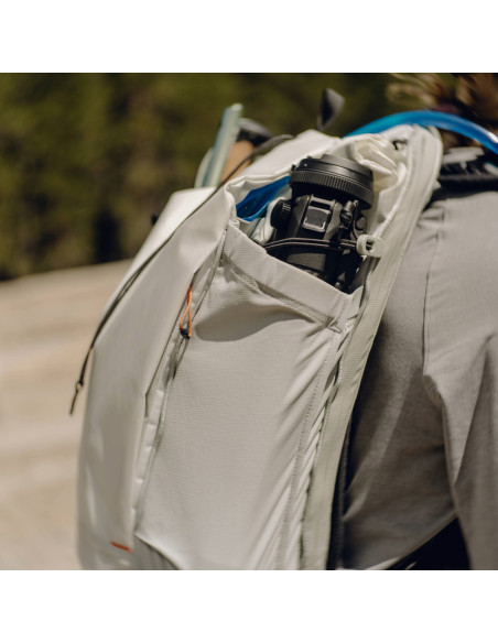 Zestaw Plecak Outdoor Peak Design Backpack 25L Biały + Wkład Travel Line Peak Design Camera Cube v2 S-Medium