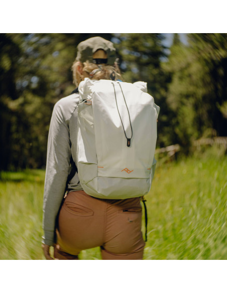 Zestaw Plecak Outdoor Peak Design Backpack 25L Biały + Wkład Travel Line Peak Design Camera Cube v2 S-Medium