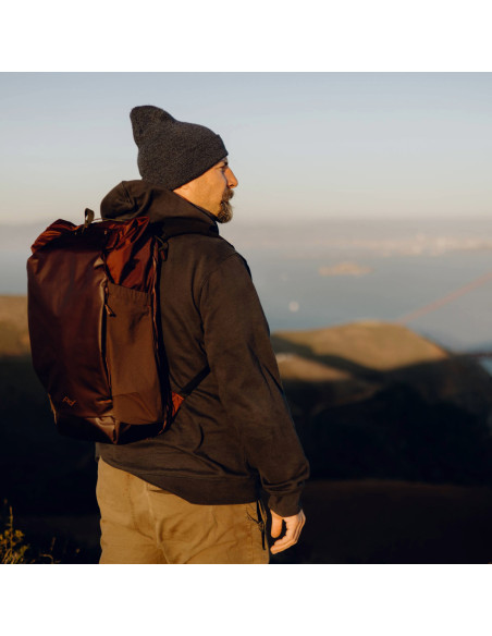 Zestaw Plecak Outdoor Peak Design Backpack 25L Ciemny Fiolet + Wkład Travel Line Peak Design Camera Cube v2 S-Medium