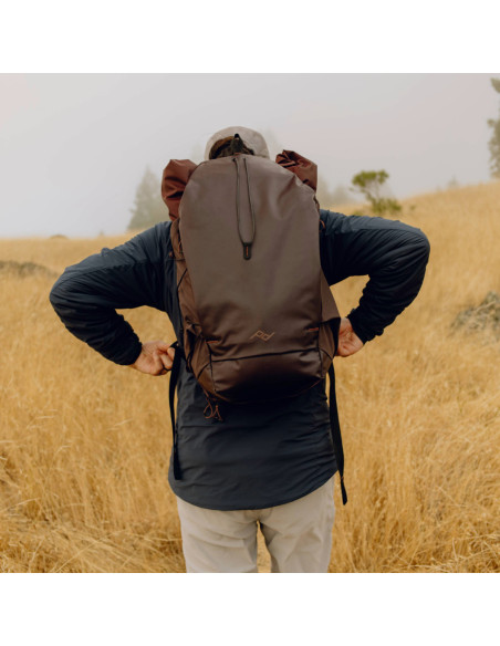 Zestaw Plecak Outdoor Peak Design Backpack 25L Ciemny Fiolet + Wkład Travel Line Peak Design Camera Cube v2 S-Medium