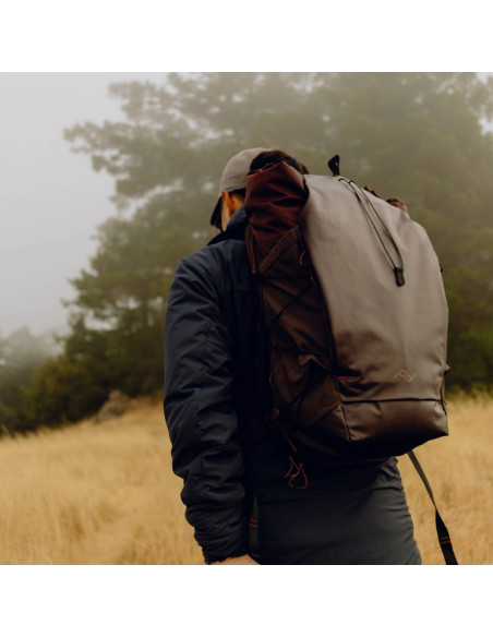 Zestaw Plecak Outdoor Peak Design Backpack 25L Ciemny Fiolet + Wkład Travel Line Peak Design Camera Cube v2 S-Medium