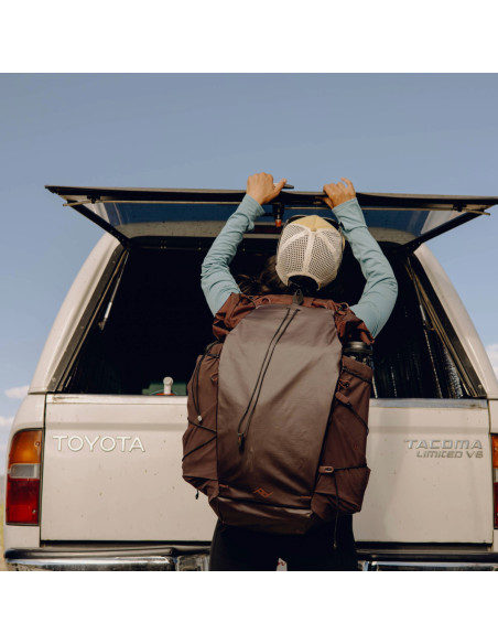 Zestaw Plecak Outdoor Peak Design Backpack 45L Ciemny Fiolet + Wkład Travel Line Peak Design Camera Cube v2 Large