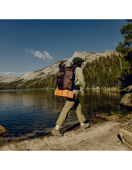 Zestaw Plecak Outdoor Peak Design Backpack 45L Ciemny Fiolet + Wkład Travel Line Peak Design Camera Cube v2 Large