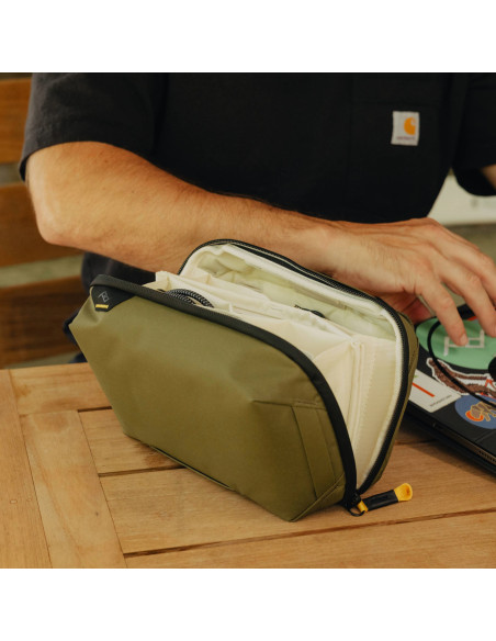 Travel Line Peak Design Tech Pouch Kelp v2