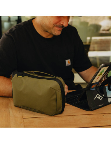 Travel Line Peak Design Tech Pouch Kelp v2